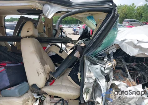 2008 Cadillac Escalade Esv Standard z USA, uszkodzony, nr VIN 1GYFK66838R225213